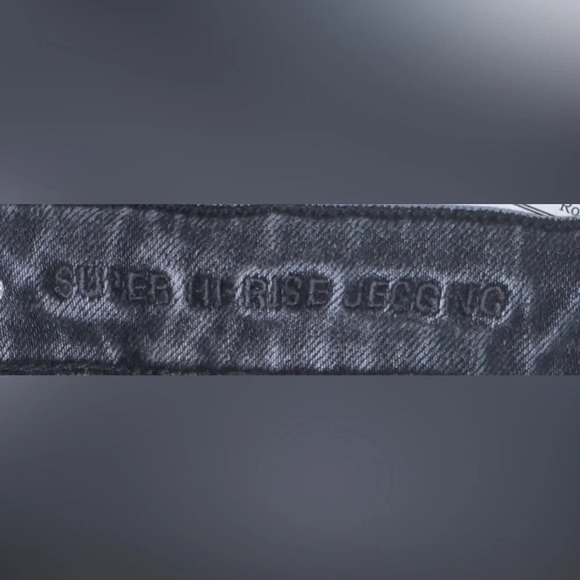 American Eagle Super Stretch Super Hi-Rise Jegging - Picture 10 of 10